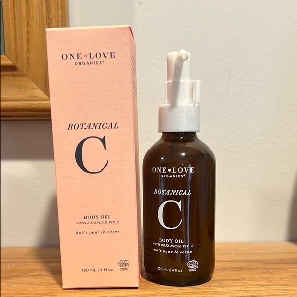 One Love Organics Botanical C Body Oil - Picture 1 of 7